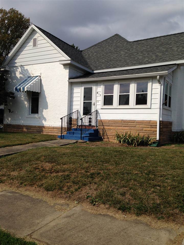 614 W 3rd St, Bicknell, IN 47512 photo 1