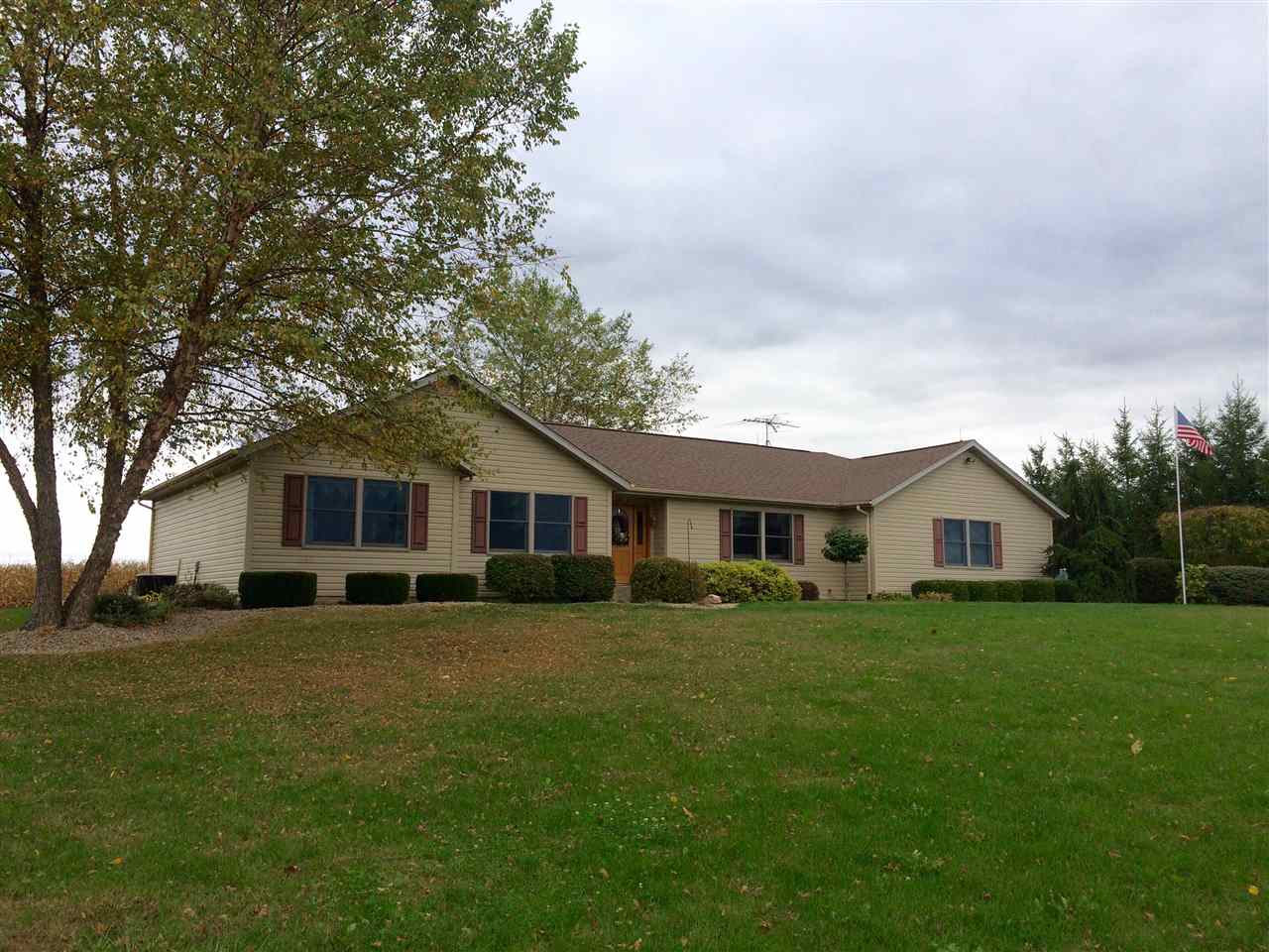 295 S 450 E, Flora, IN 46929 photo 1