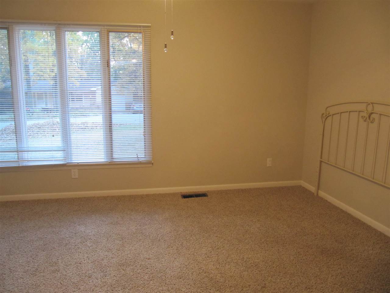 5808 Rosedale Dr, Fort Wayne, IN 46804 photo 13
