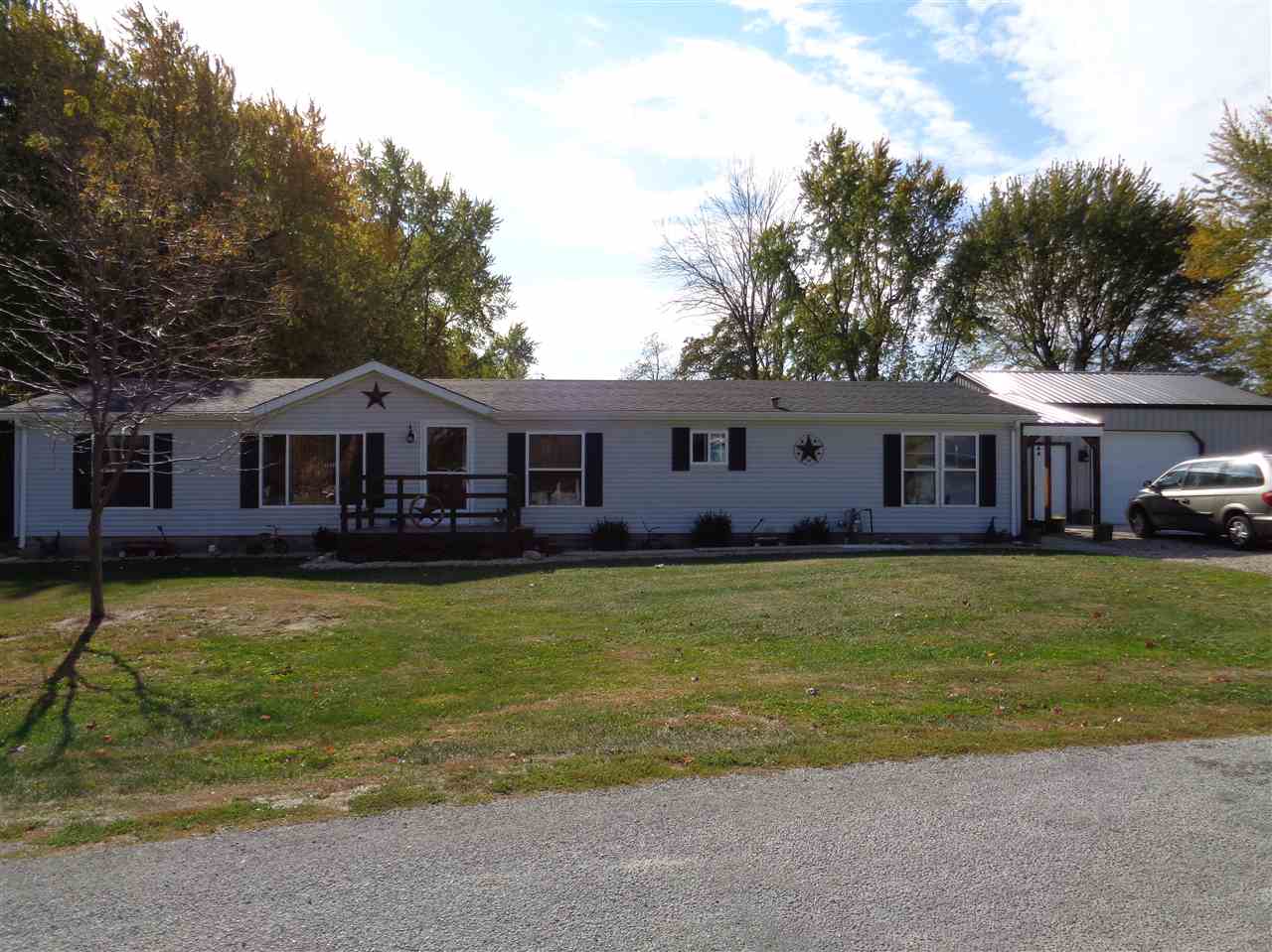 468 E 12th St, Fairmount, IN 46928 photo 1