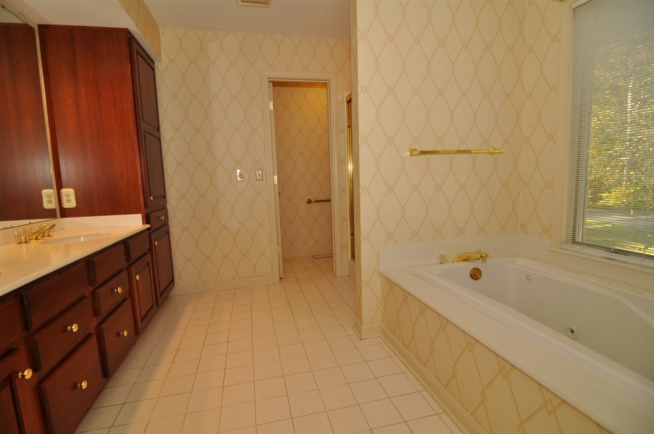 1424 Timberlake Ln, Evansville, IN 47710 photo 14