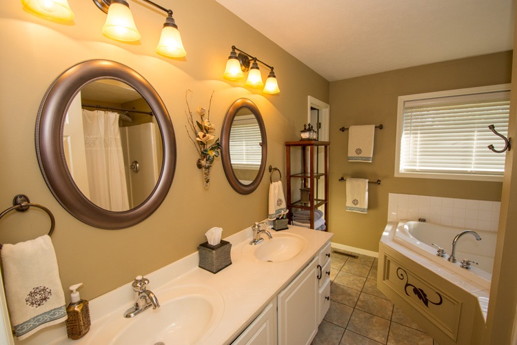 51140 Eagle Wood Dr, Granger, IN 46530 photo 20