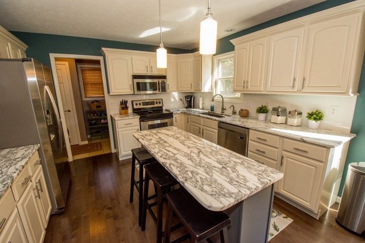 51140 Eagle Wood Dr, Granger, IN 46530 photo 2