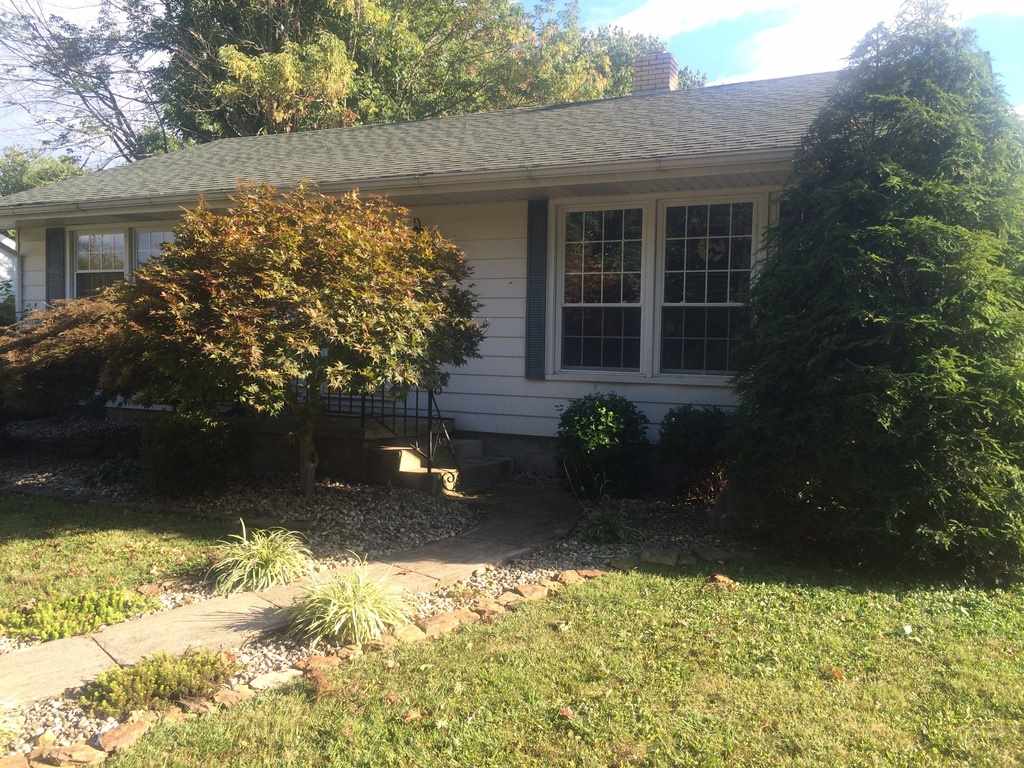 1130 W Brook St, Mitchell, IN 47446 photo 2
