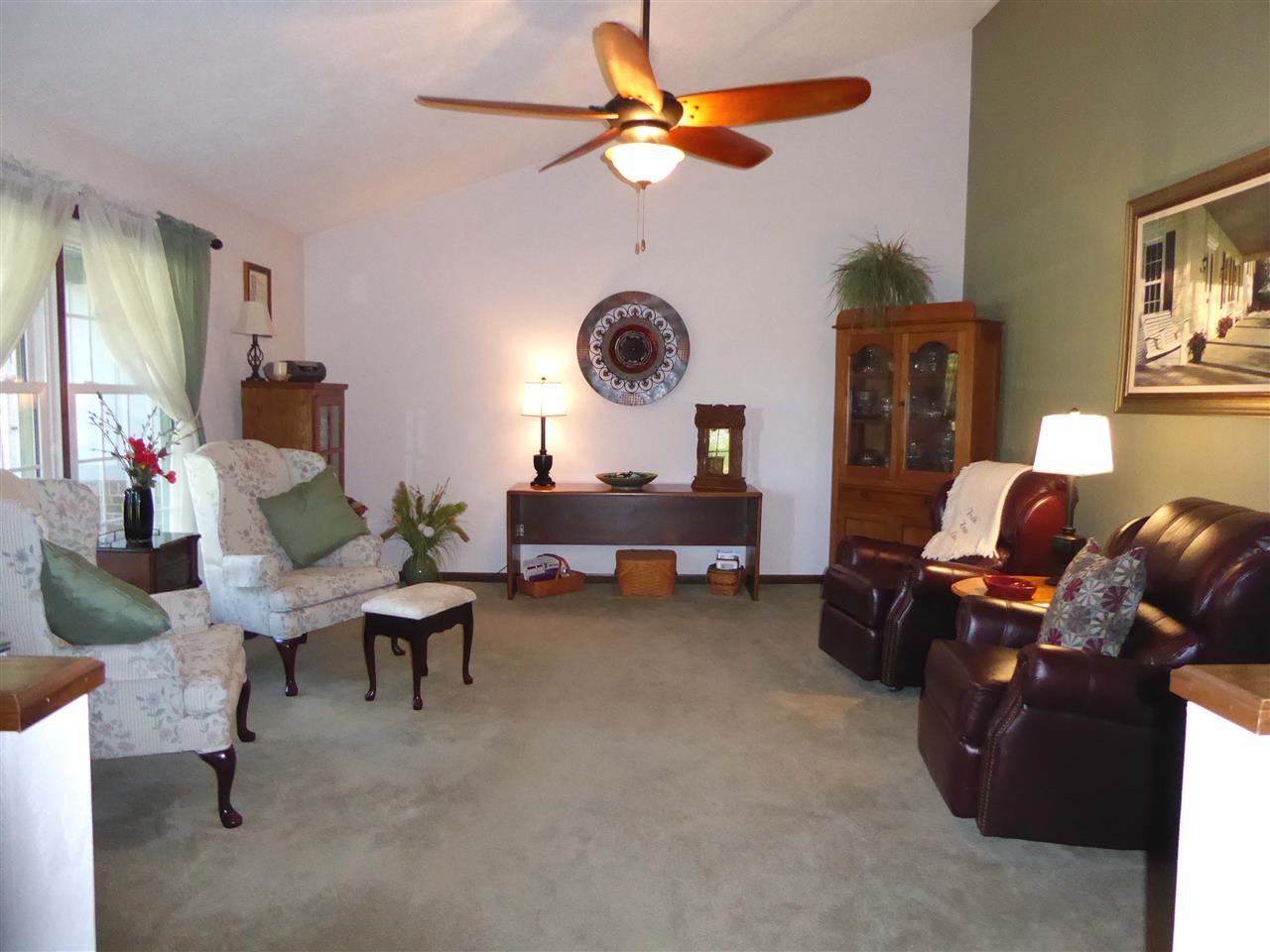 2159 W Skyview Dr, Jasper, IN 47546 photo 2