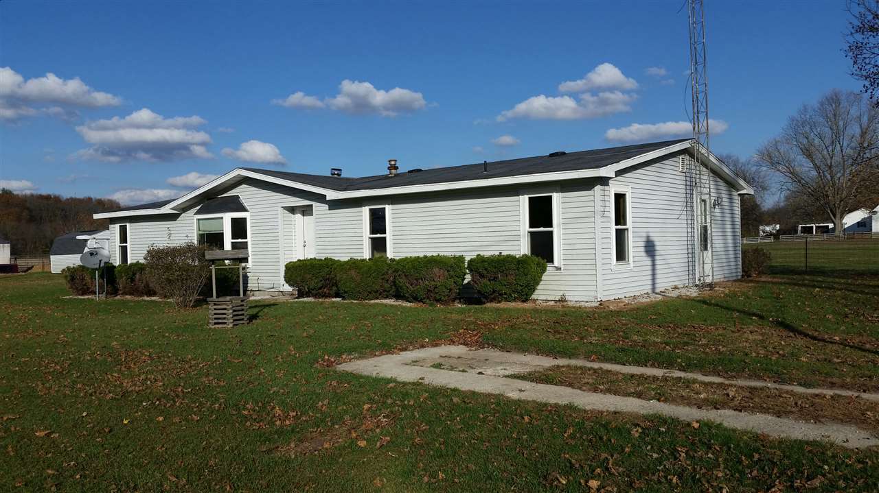 7958 W River Rd, Roann, IN 46974 photo 1