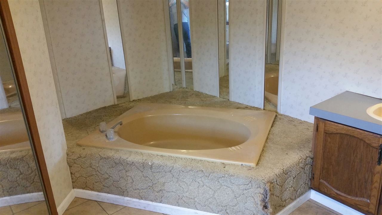 7958 W River Rd, Roann, IN 46974 photo 11