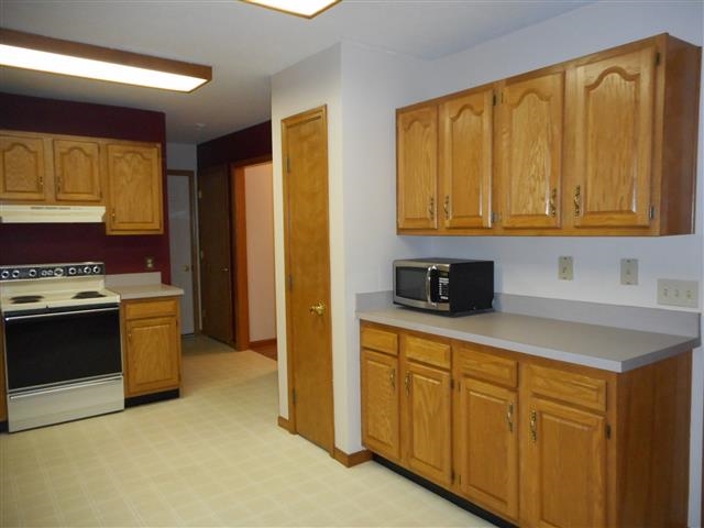 2649 Evergreen Dr, Warsaw, IN 46582 photo 5