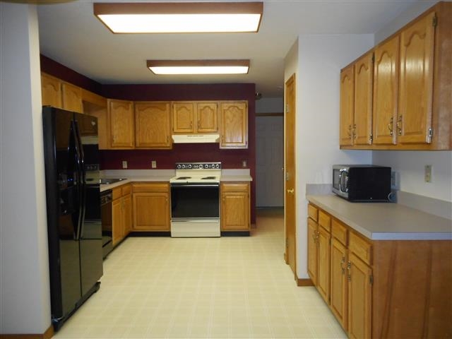 2649 Evergreen Dr, Warsaw, IN 46582 photo 6