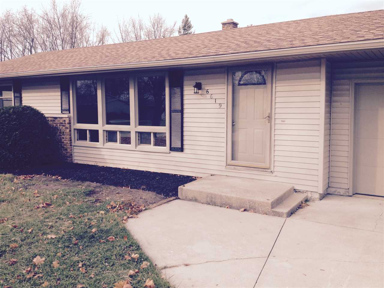 6619 Sunland Dr, Fort Wayne, IN 46815 photo 2