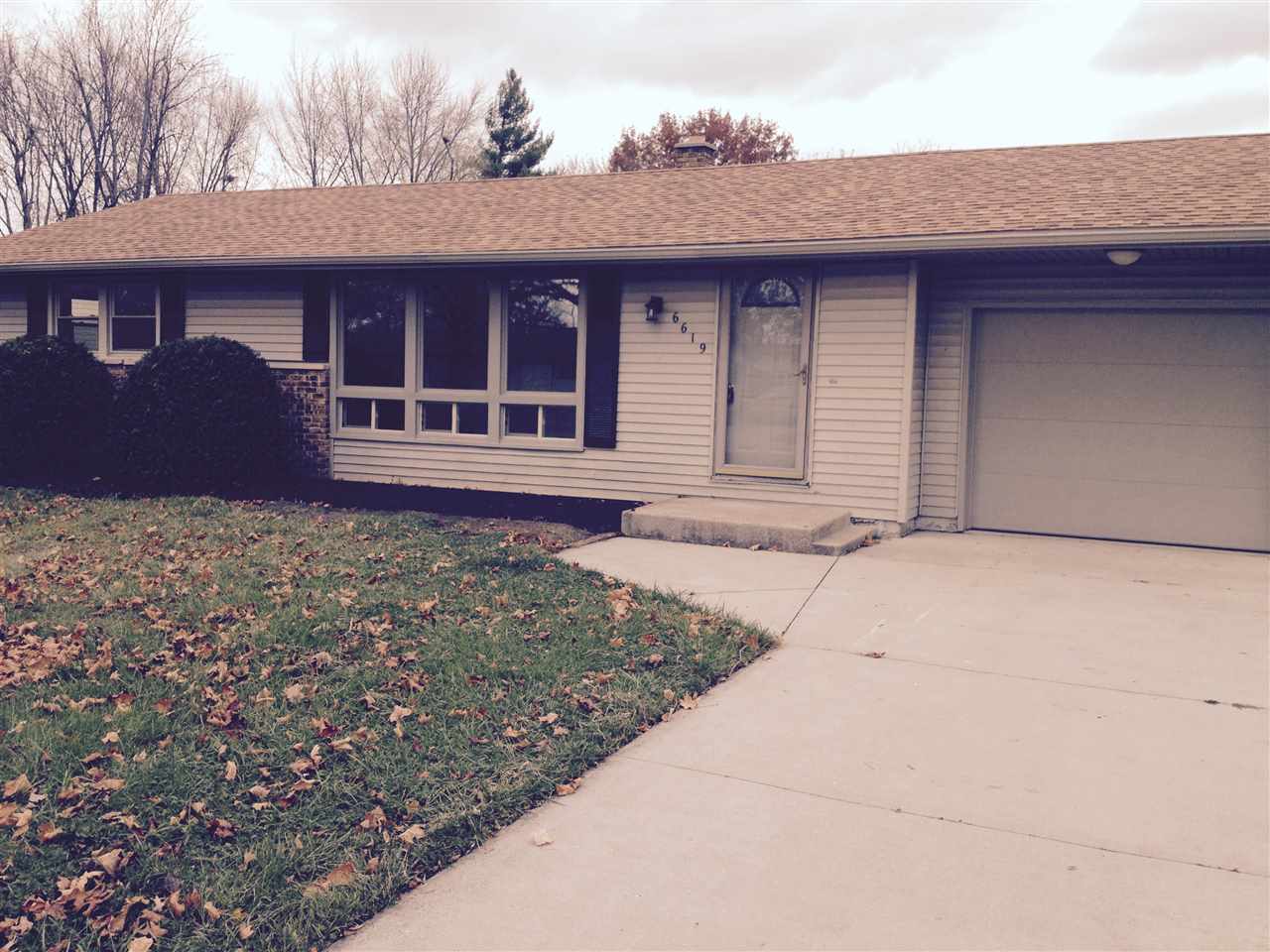 6619 Sunland Dr, Fort Wayne, IN 46815 photo 1