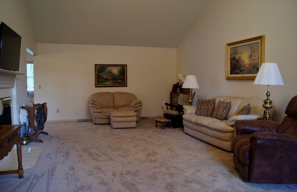 2424 Sally St, Warsaw, IN 46580 photo 5