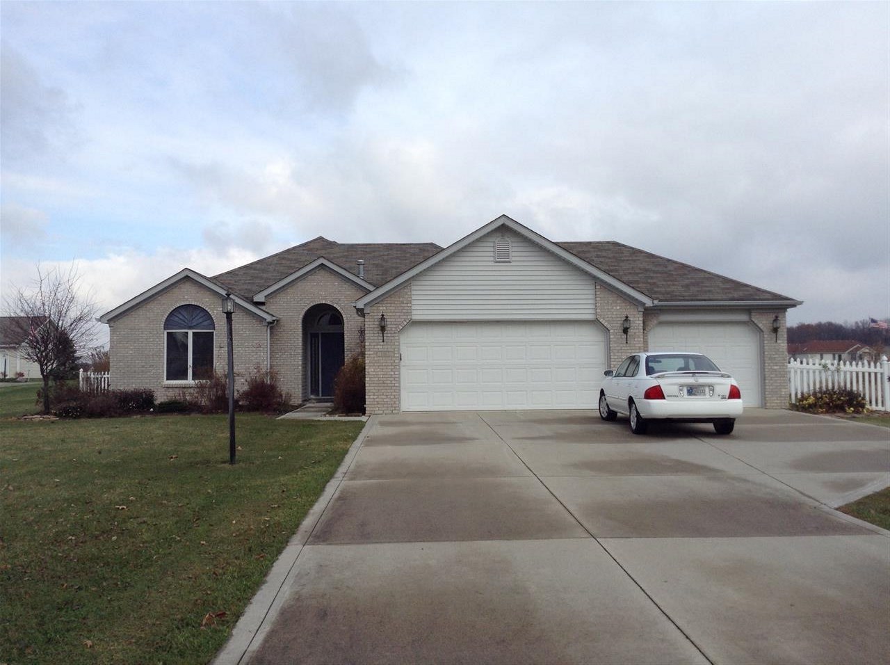 1167 E Monroe St, Decatur, IN 46733 photo 1