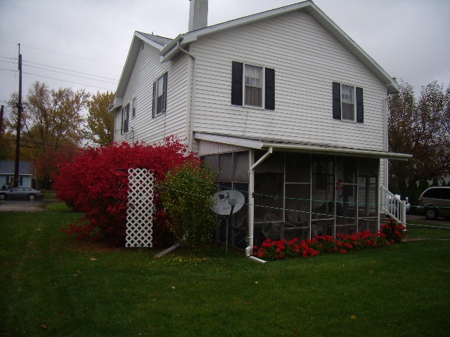 210 E Mill St, Angola, IN 46703 photo 2