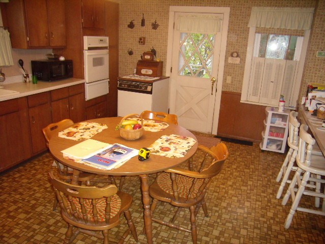 210 E Mill St, Angola, IN 46703 photo 8