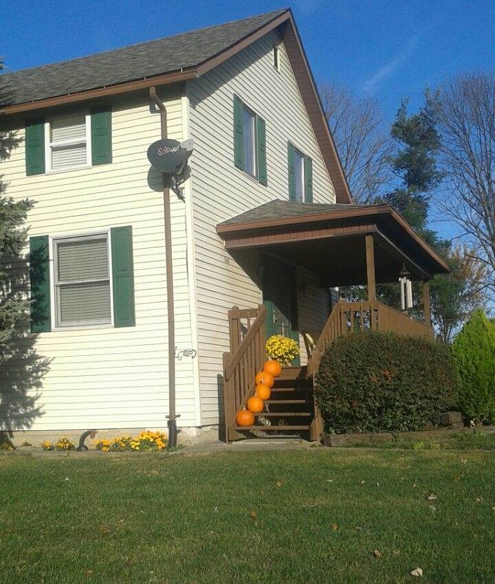 165 W Parr Rd, Berne, IN 46711 photo 2