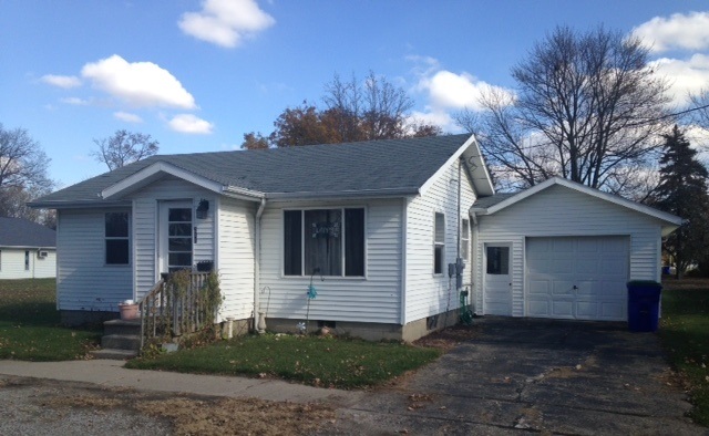 211 N James St, Butler, IN 46721 photo 1