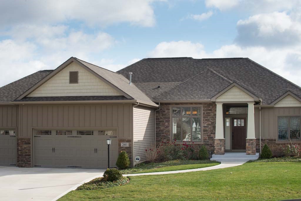 2003 Lake Front Dr, Fort Wayne, IN 46804 photo 2
