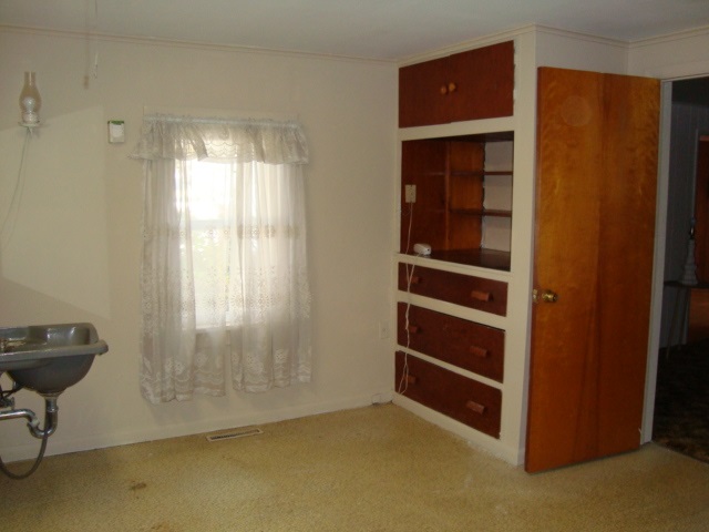 614 S Independence, Windfall, IN 46076 photo 6