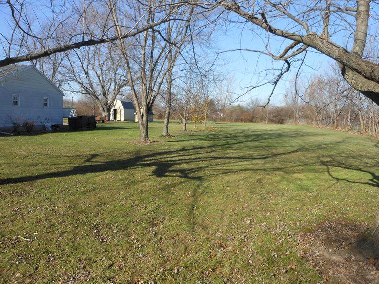 7708 E Devonshire, Muncie, IN 47302 photo 2