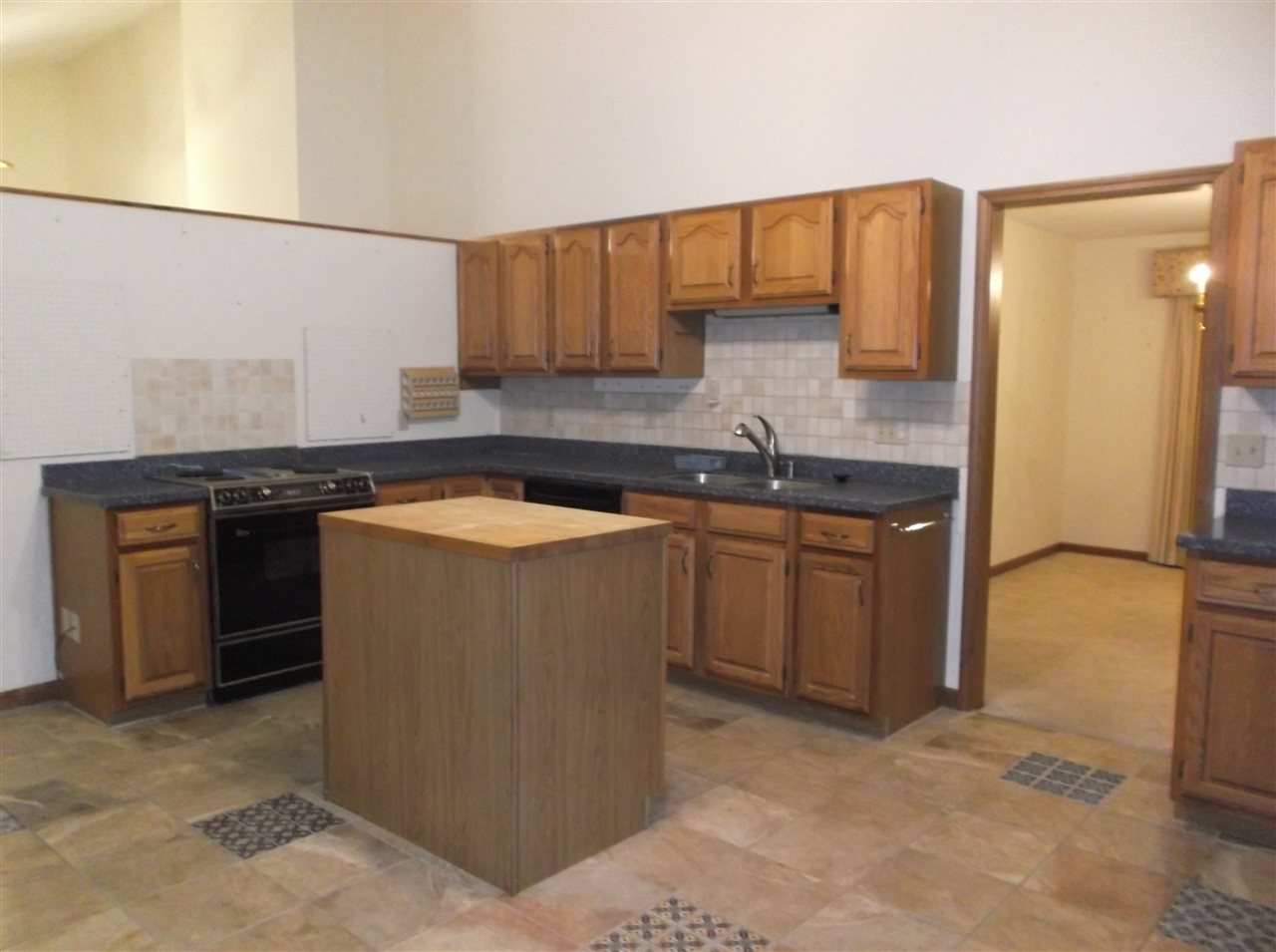 3412 E Winston St, Bloomington, IN 47401 photo 2