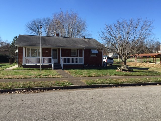 447 18th St, Tell City, IN 47586 photo 2