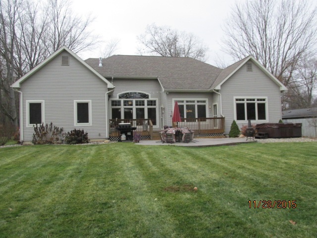 51950 Meadow Creek Dr, Elkhart, IN 46514 photo 3