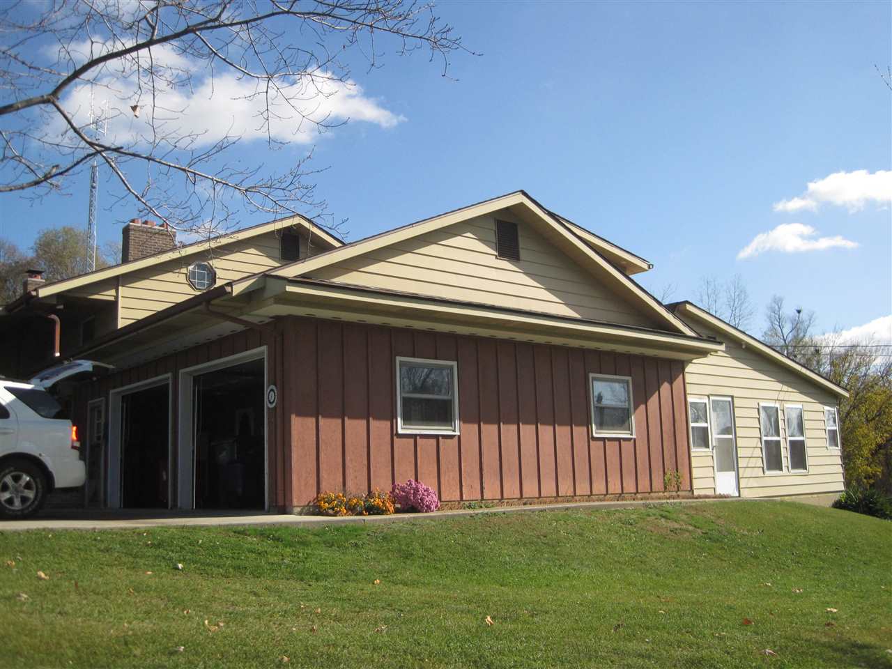 7398 S Brookside Dr, Hamilton, IN 46742 photo 2