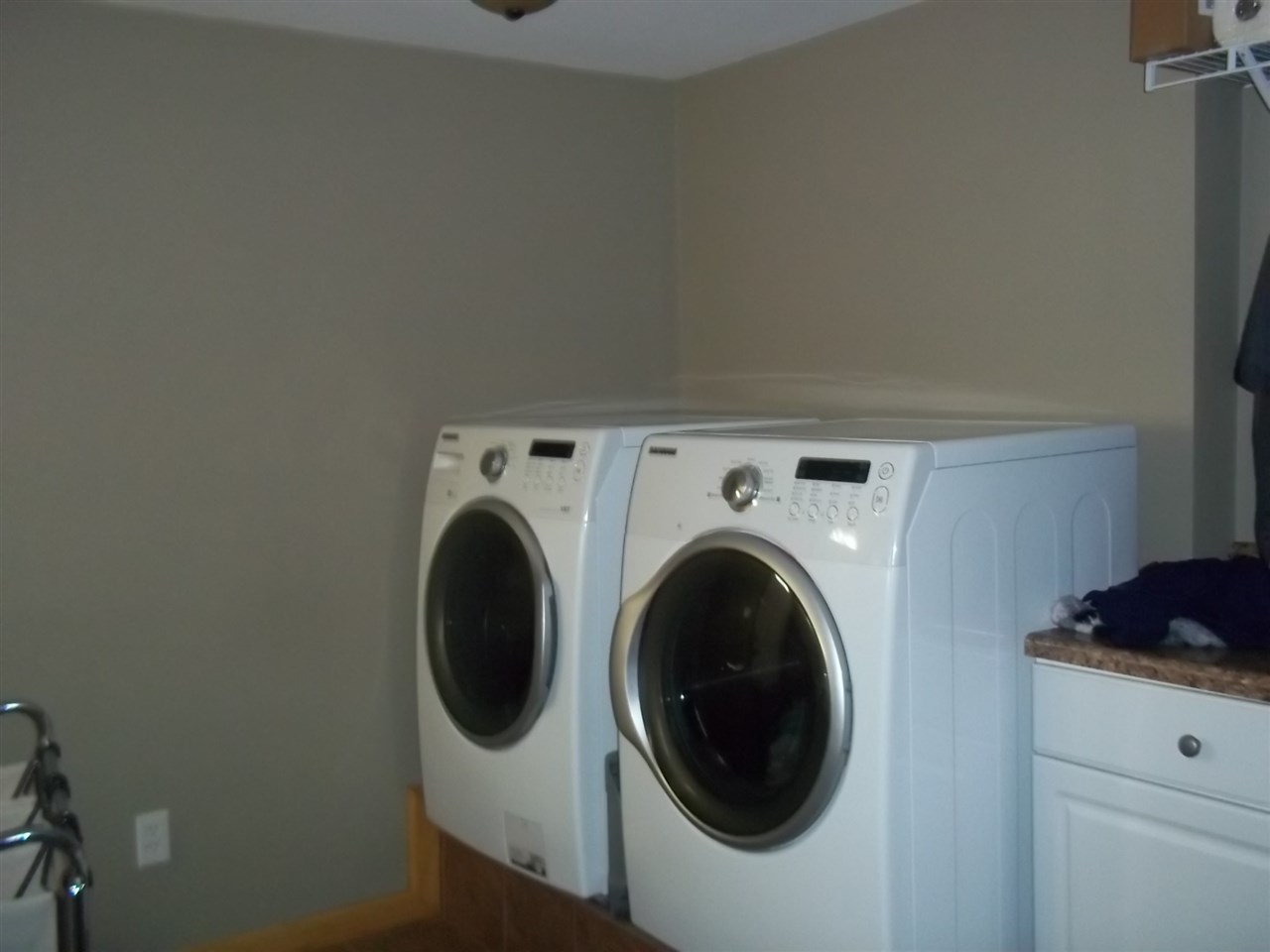 211 E 7th St, Warren, IN 46792 photo 11