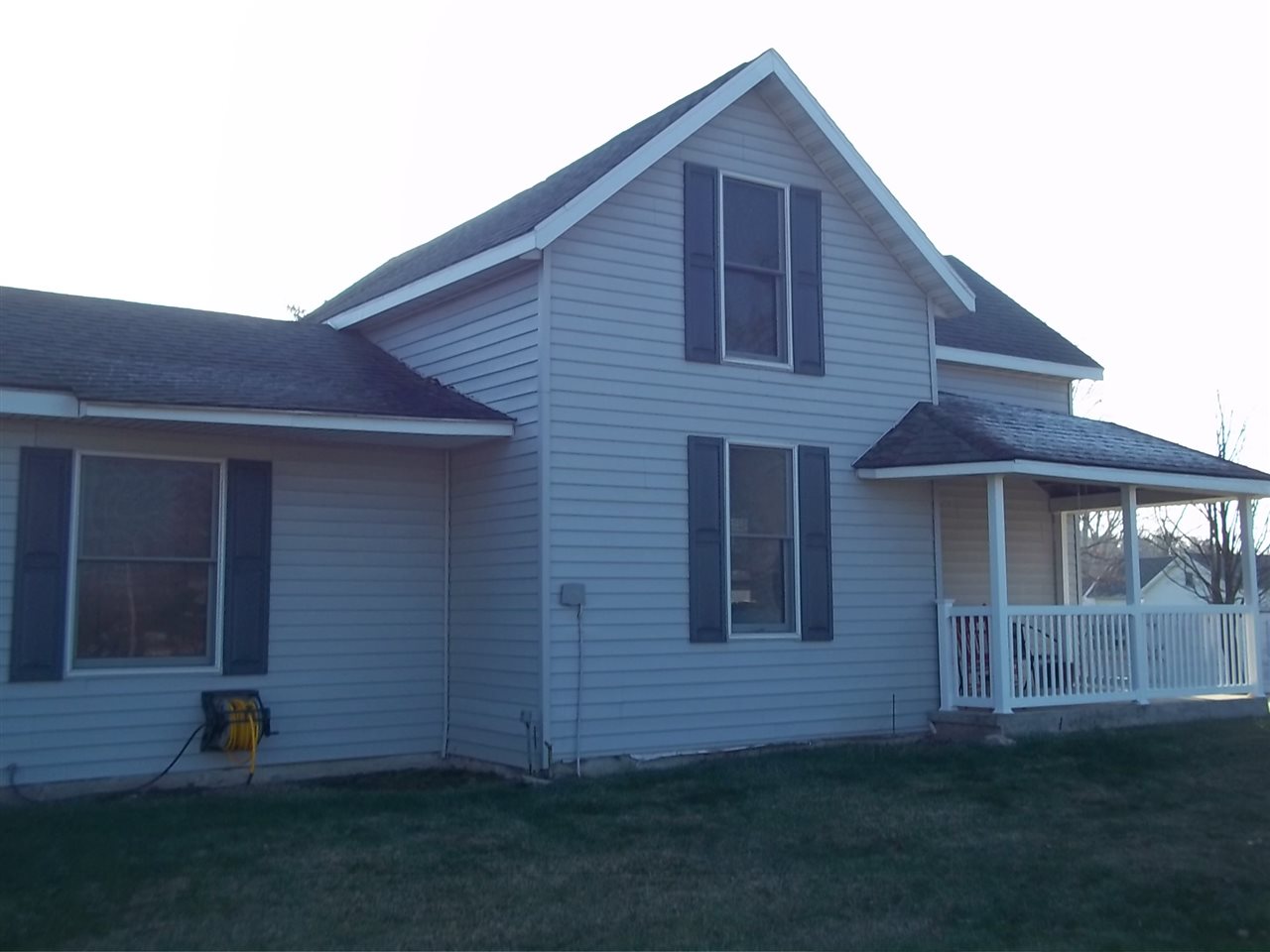 211 E 7th St, Warren, IN 46792 photo 1