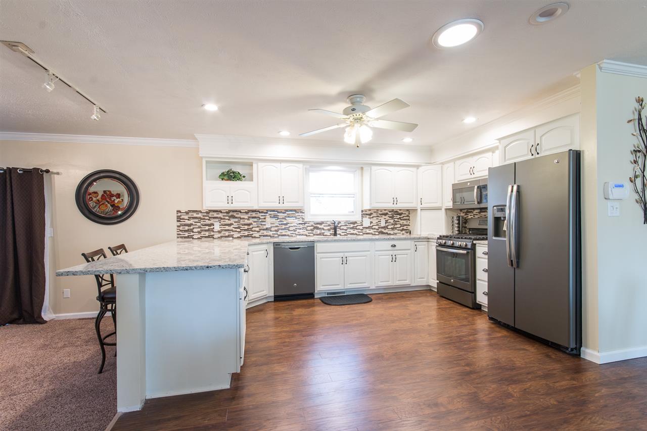 1401 Hampshire Dr, South Bend, IN 46614 photo 9