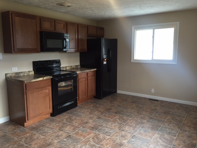 1604 Primrose Ln, Kokomo, IN 46901 photo 2