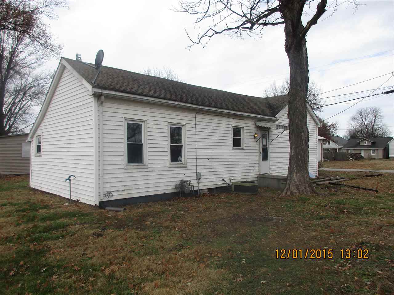901 W South St, Washington, IN 47501 photo 2