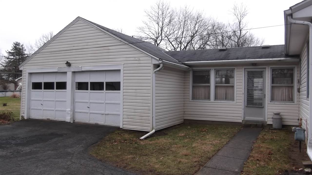 4844 Blum Dr, Fort Wayne, IN 46835 photo 3
