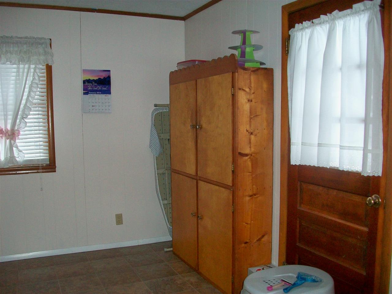 7681 Laughlin St, Dugger, IN 47848 photo 11