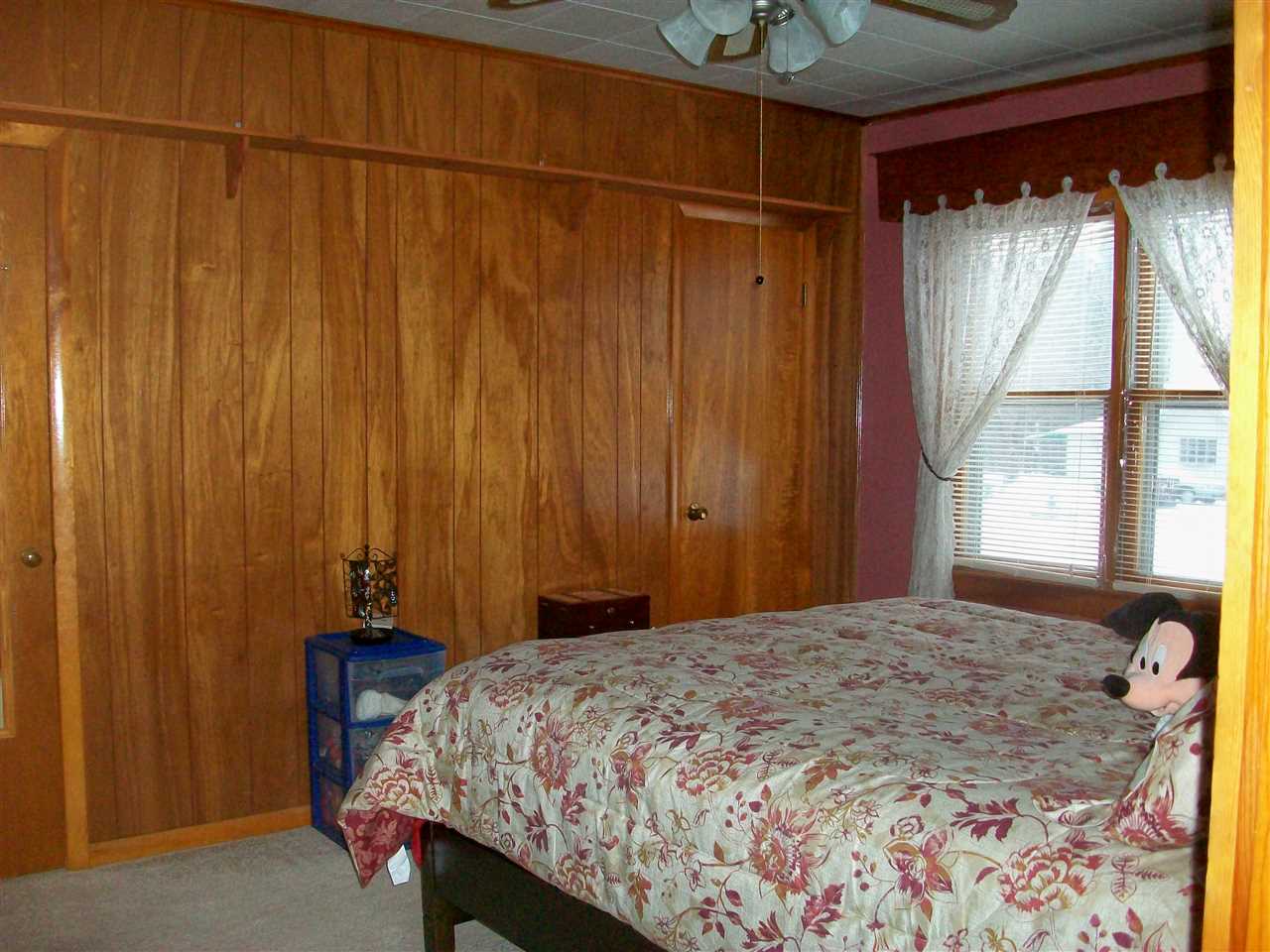 7681 Laughlin St, Dugger, IN 47848 photo 6
