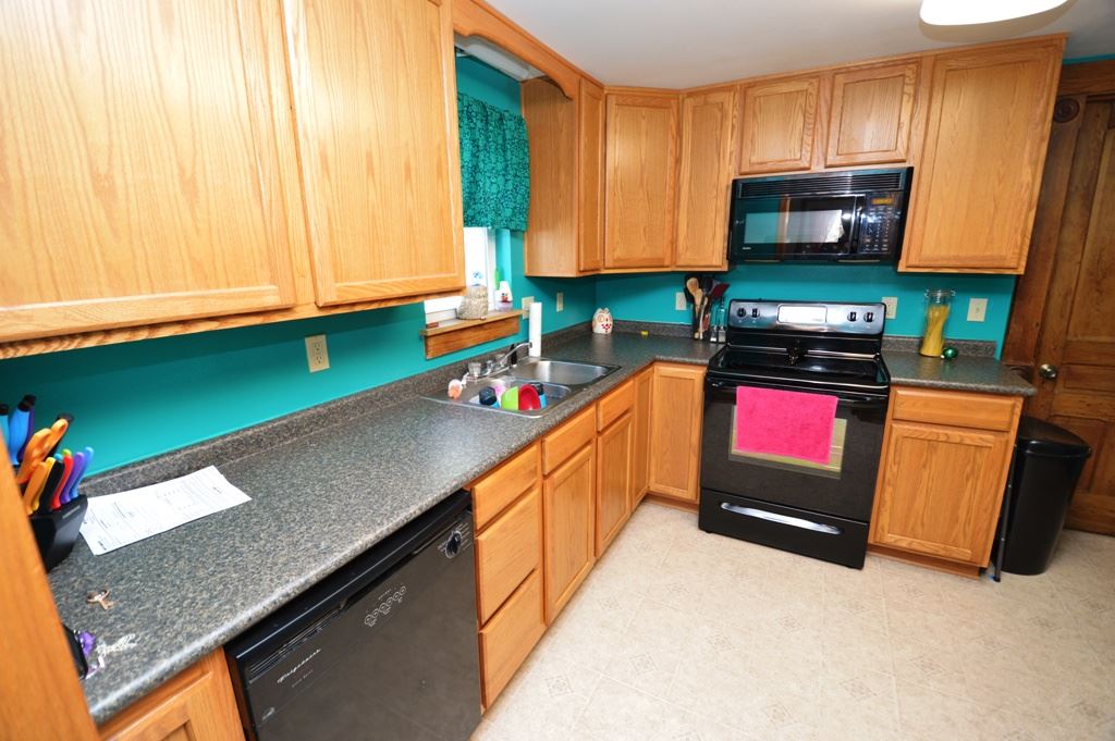 1354 E Walnut St, Frankfort, IN 46041 photo 9