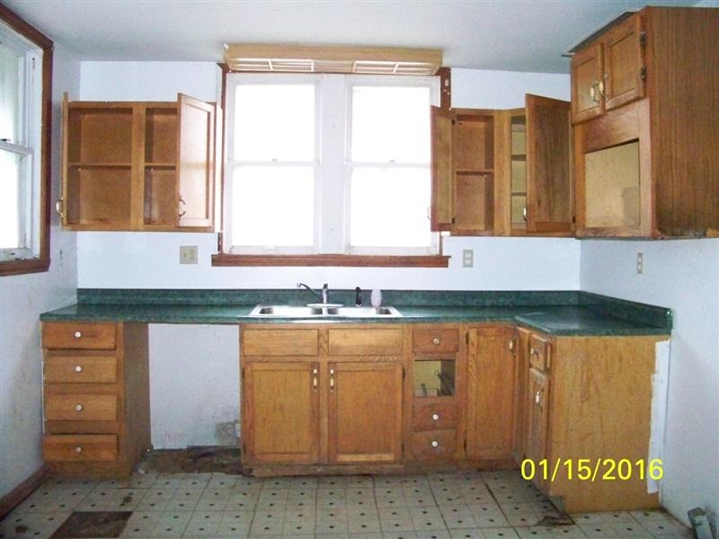 324 E Sixth St, Fairmount, IN 46928 photo 3