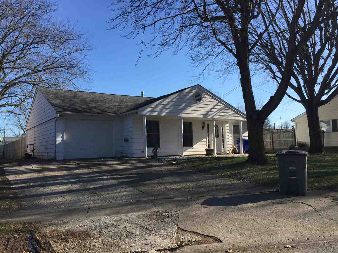 1914 Elva Dr, Kokomo, IN 46902 photo 1