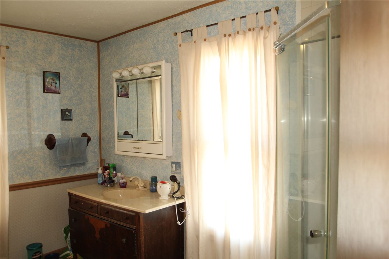 705 E Main St, Chalmers, IN 47929 photo 6