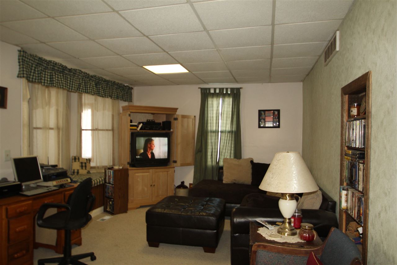 705 E Main St, Chalmers, IN 47929 photo 10