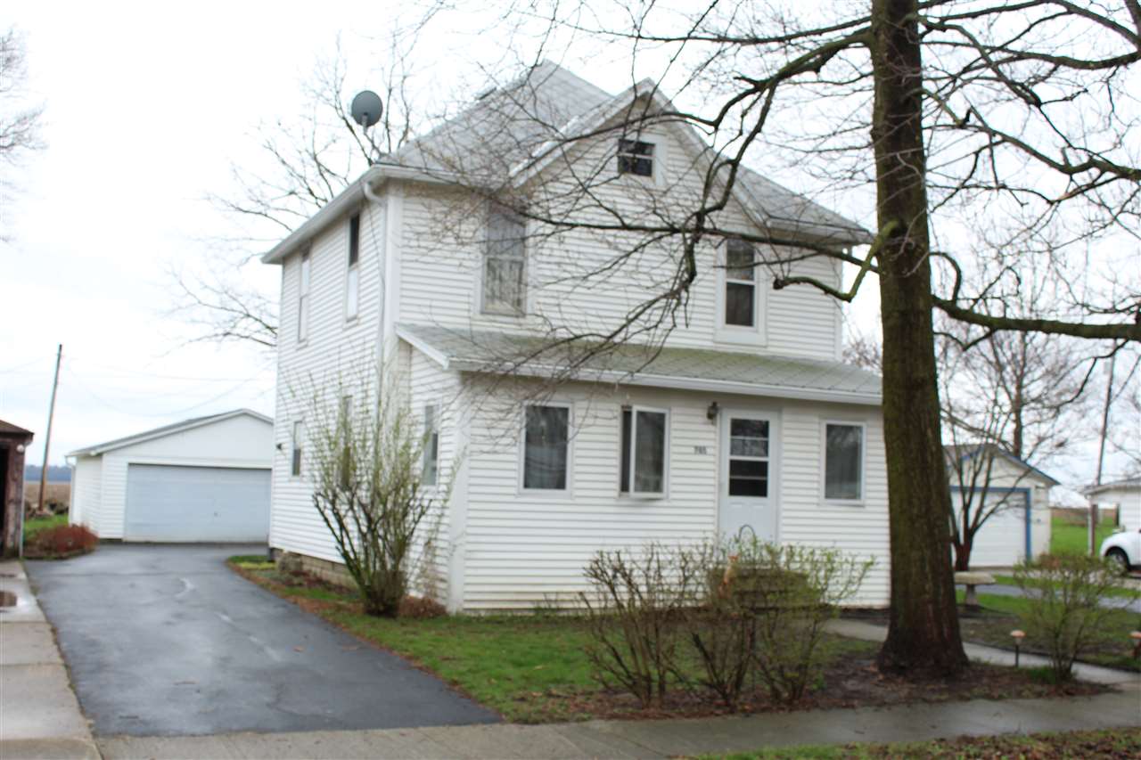 705 E Main St, Chalmers, IN 47929 photo 1