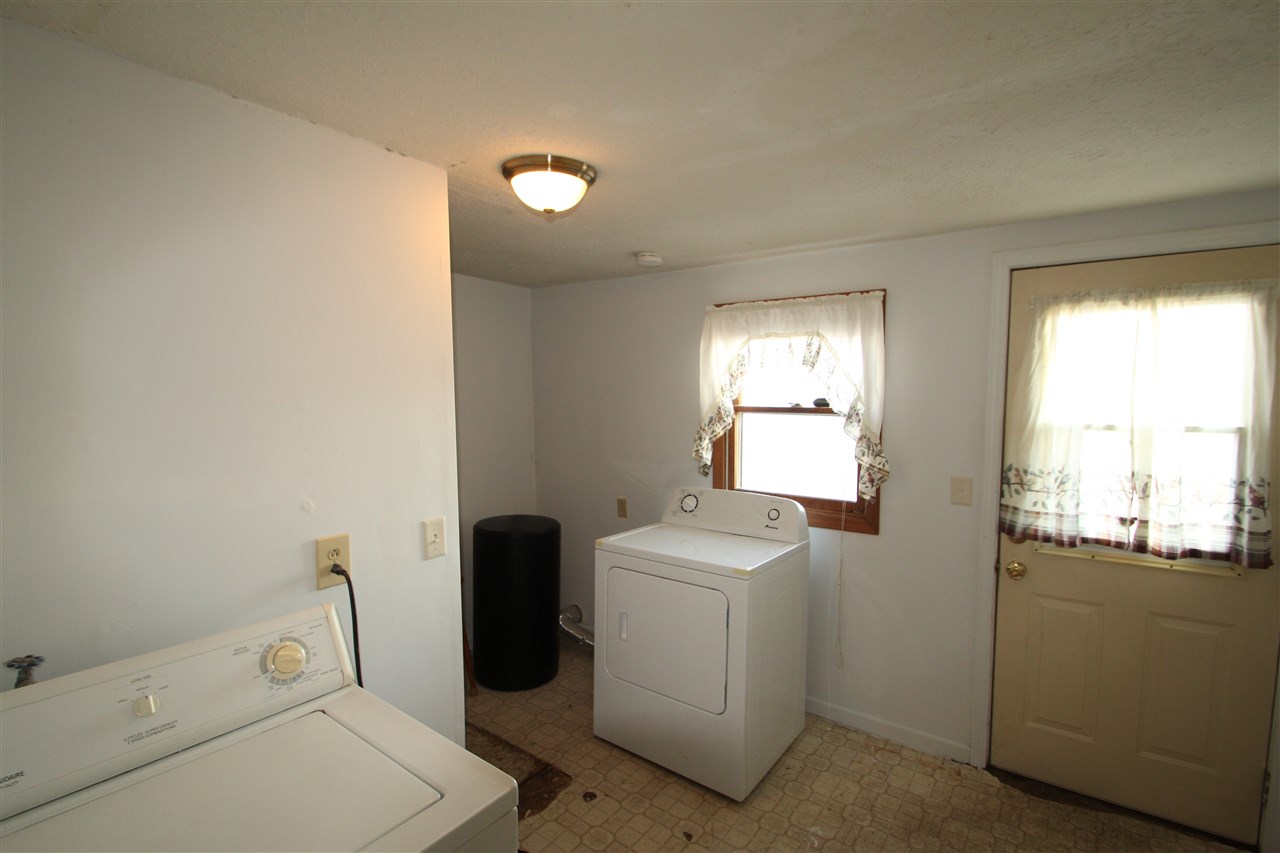 705 E Main St, Chalmers, IN 47929 photo 8