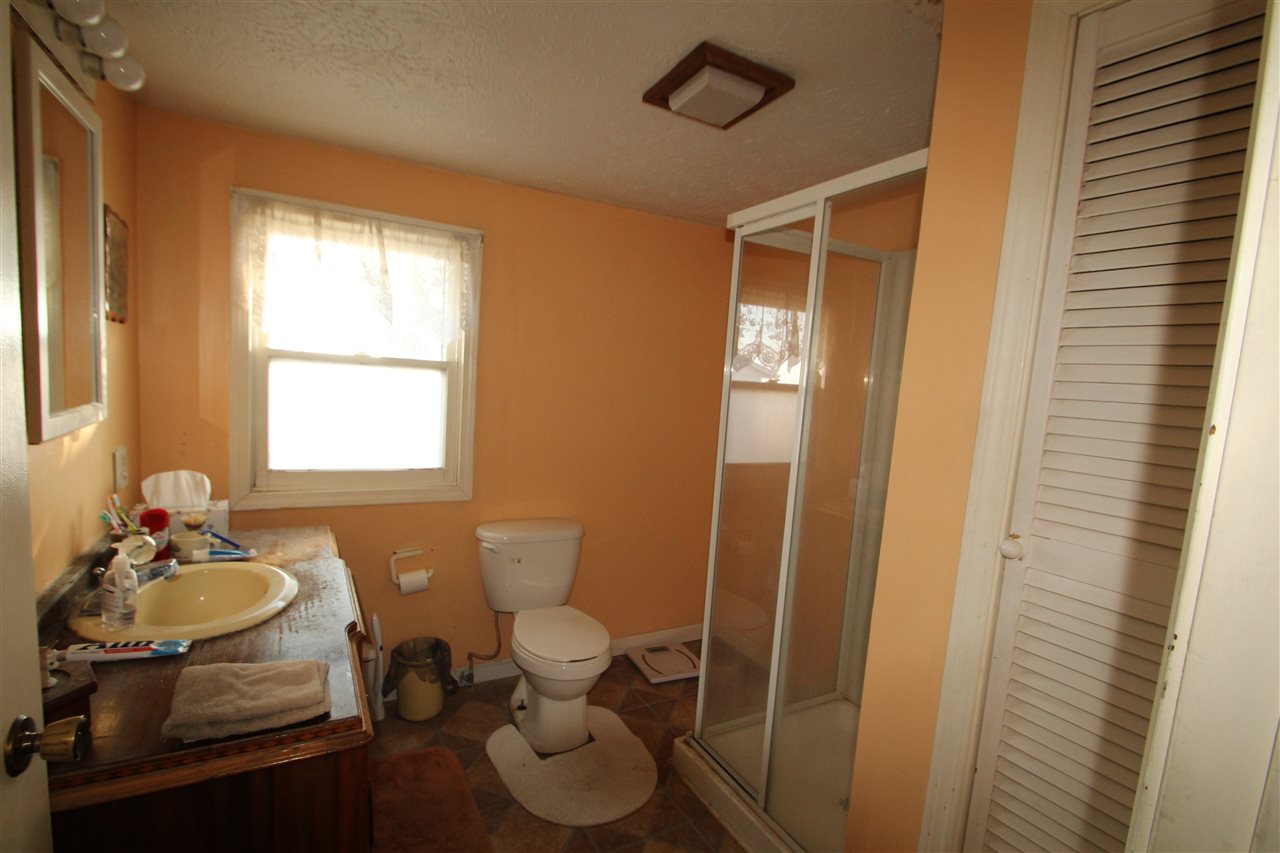 705 E Main St, Chalmers, IN 47929 photo 9