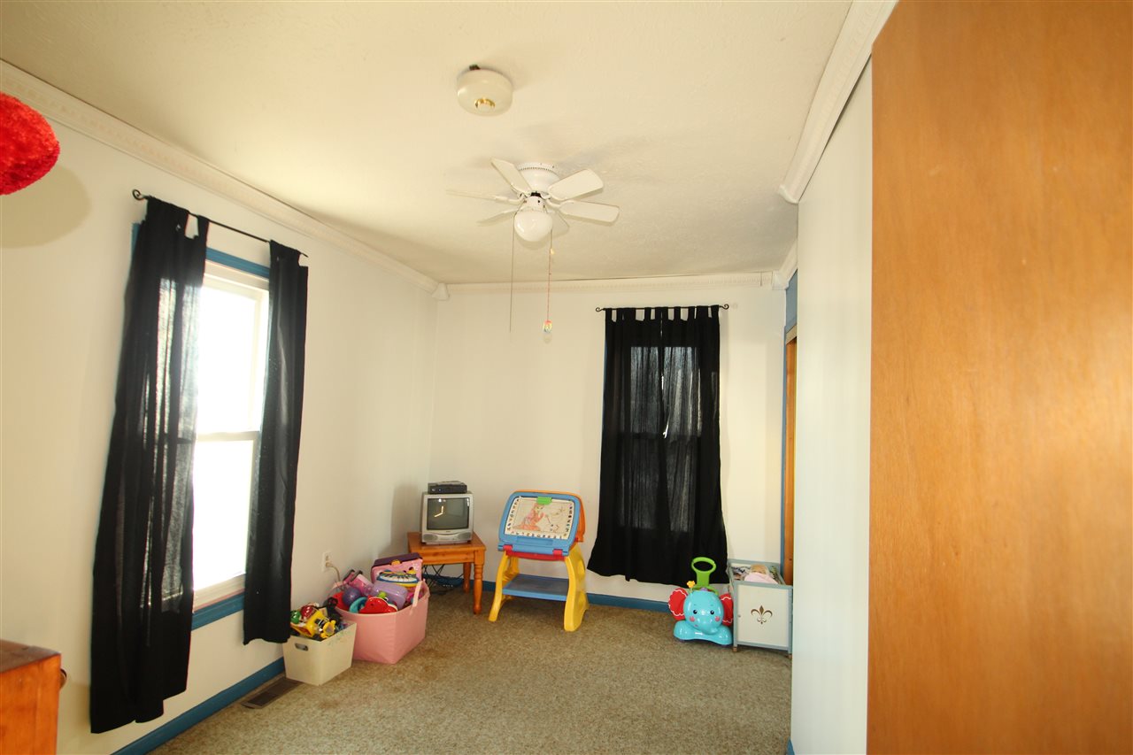 705 E Main St, Chalmers, IN 47929 photo 14