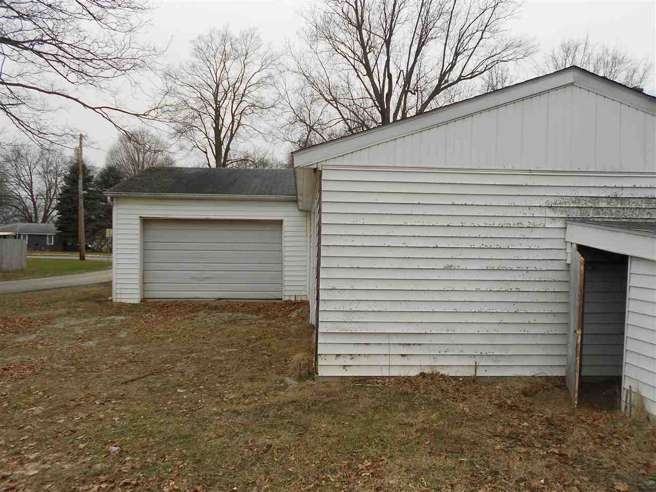 306 Maple St, Bristol, IN 46507 photo 18