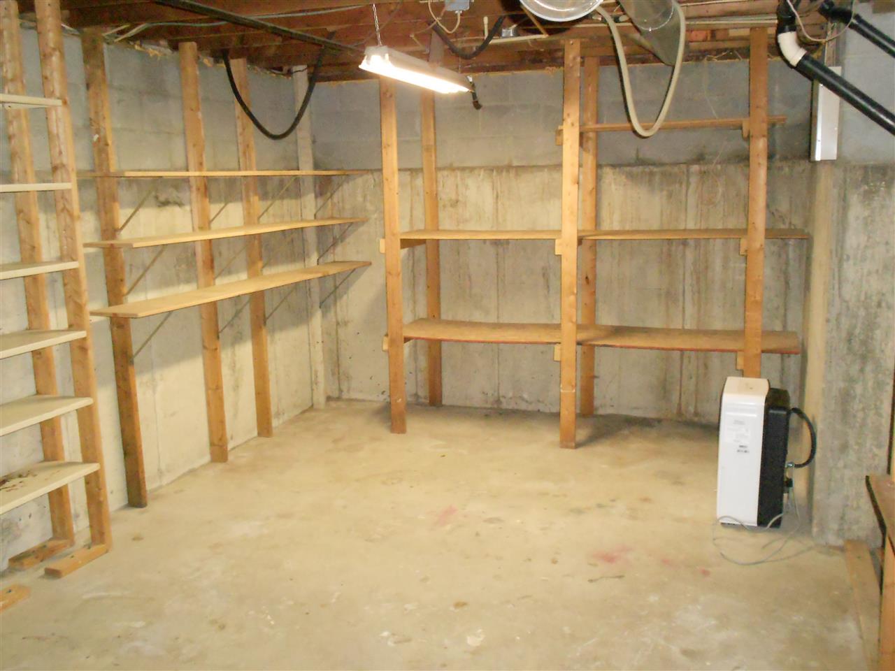 306 Maple St, Bristol, IN 46507 photo 14