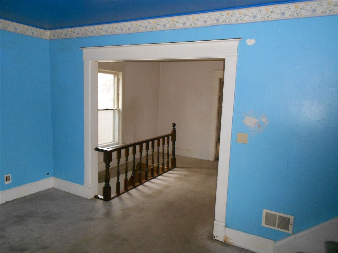 306 Maple St, Bristol, IN 46507 photo 3