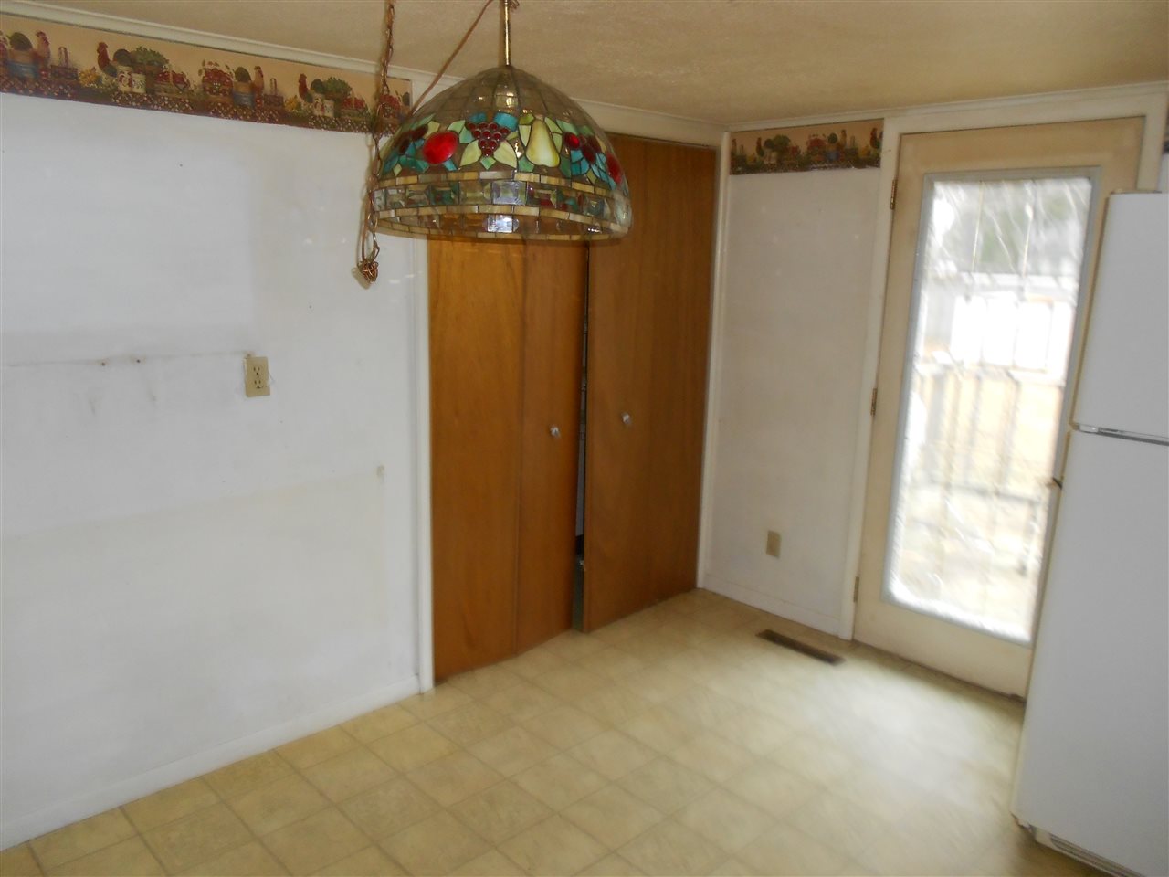 306 Maple St, Bristol, IN 46507 photo 8
