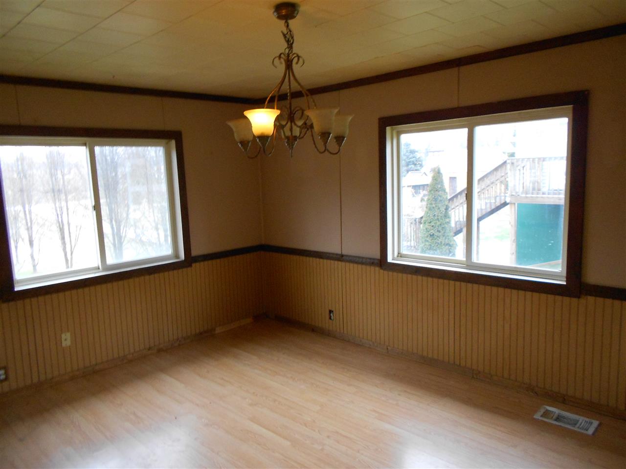 213 W Main St, Larwill, IN 46764 photo 4